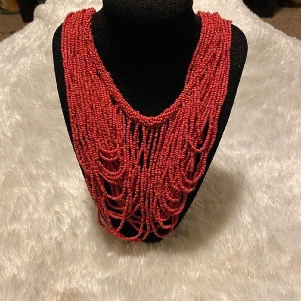 Women’s beaded necklace